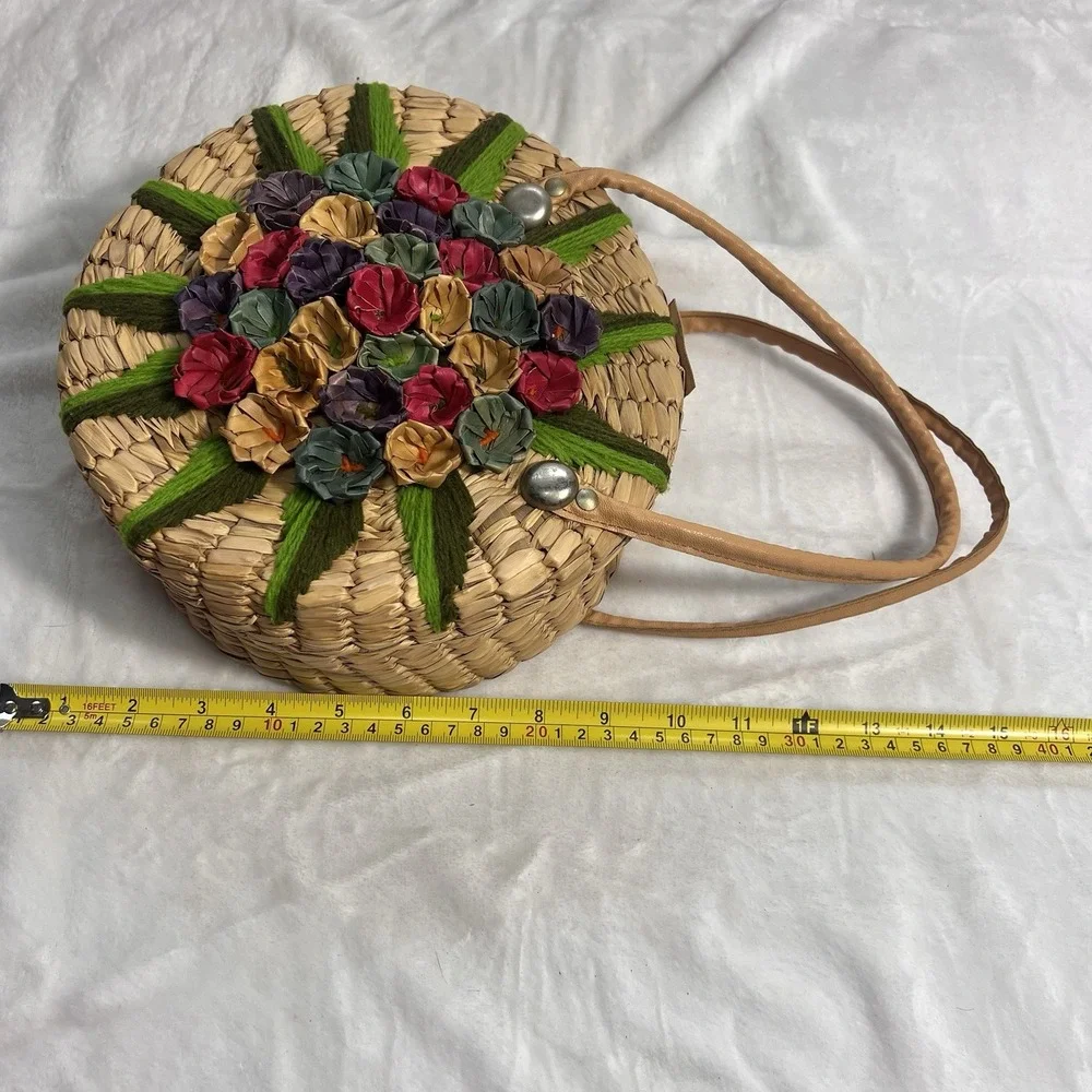 Vintage 1960s Round Straw Purse Floral Raffia Handbag Resort Cruise Bag